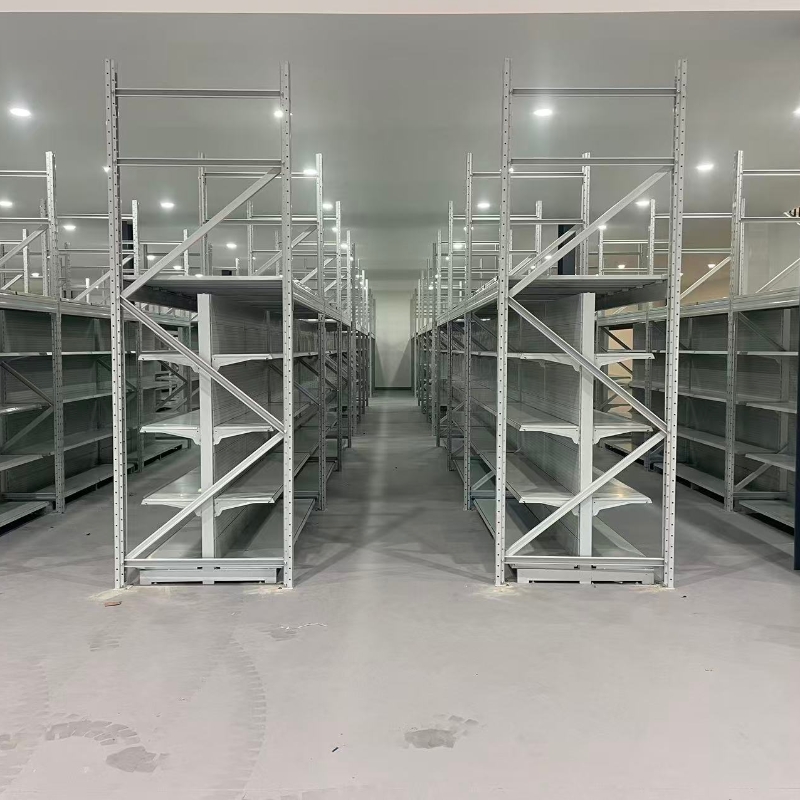 Warehouse-style supermarket shelving / Heavy-duty display shelving for membership stores