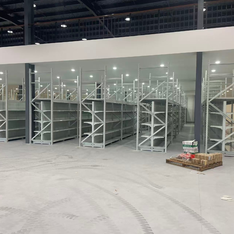 Warehouse-style supermarket shelving / Heavy-duty display shelving for membership stores